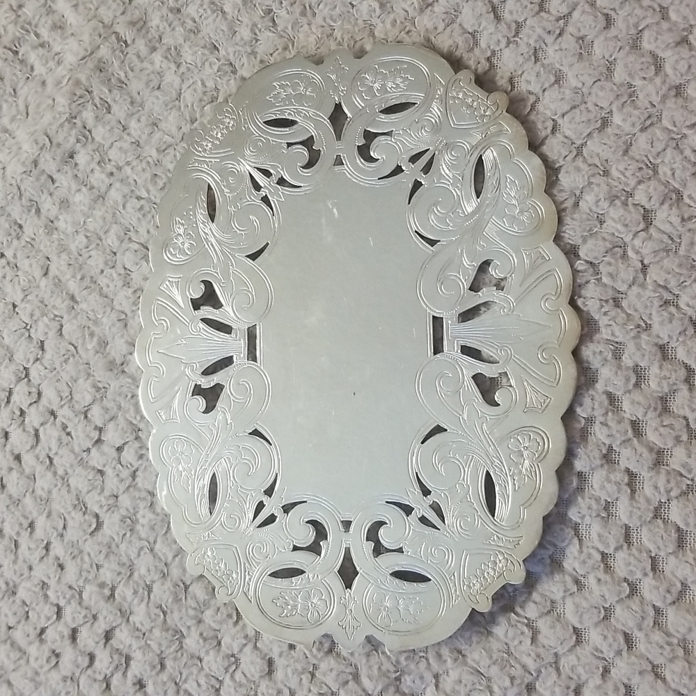 Wallace 7311 silver USA ornate USA pieced filigree scroll footed hotplate trivet